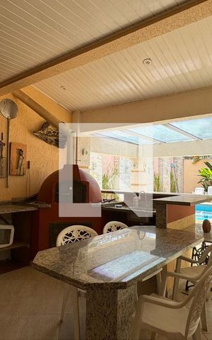 Casa de condomínio à venda com 600m², 4 quartos e 6 vagasChurrasqueira