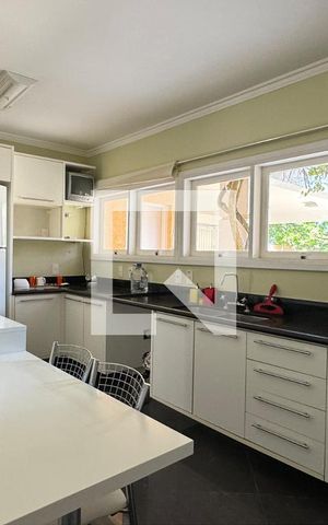 Casa de condomínio à venda com 600m², 4 quartos e 6 vagasCozinha