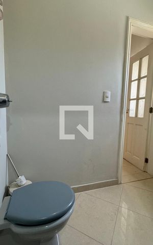 Casa de condomínio à venda com 600m², 4 quartos e 6 vagasBanheiro