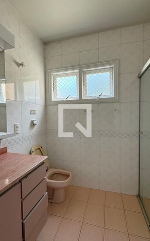 Casa de condomínio à venda com 600m², 4 quartos e 6 vagasBanheiro da Suíte 4