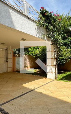 Casa de condomínio à venda com 600m², 4 quartos e 6 vagasGaragem