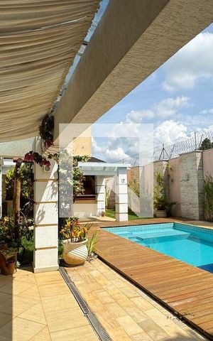 Casa de condomínio à venda com 600m², 4 quartos e 6 vagasPiscina