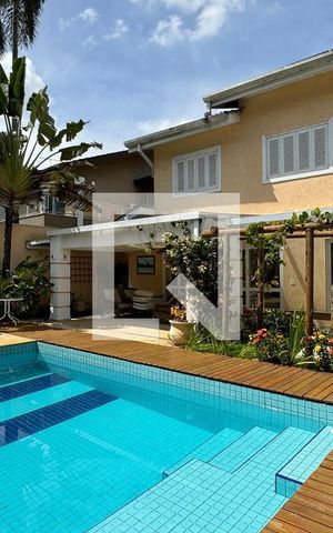 Casa de condomínio à venda com 600m², 4 quartos e 6 vagasPiscina