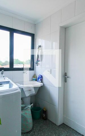 Apartamento à venda com 127m², 3 quartos e 2 vagas Apartamento à venda com 127m², 3 quartos e 2 vagasÁrea de Serviço