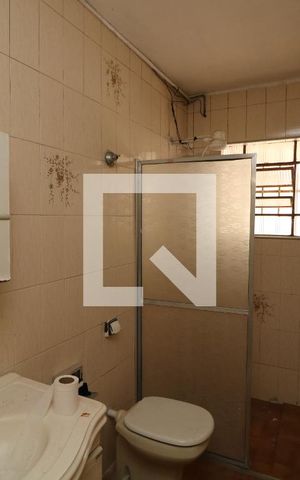 Casa à venda com 80m², 3 quartos e 2 vagasBanheiro