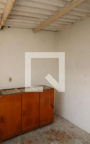 Casa à venda com 80m², 3 quartos e 2 vagasQuarto de Serviço