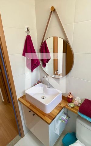 Apartamento à venda com 50m², 2 quartos e 1 vaga Apartamento à venda com 50m², 2 quartos e 1 vagaBanheiro