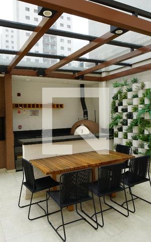 Apartamento para alugar com 40m², 2 quartos e sem vagaÁrea comum - Churrasqueira