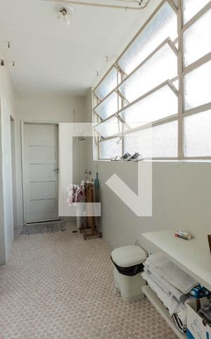 Apartamento para alugar com 320m², 5 quartos e 2 vagas Apartamento para alugar com 320m², 5 quartos e 2 vagasÁrea de Serviço