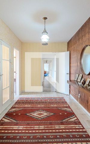 Apartamento para alugar com 320m², 5 quartos e 2 vagas Apartamento para alugar com 320m², 5 quartos e 2 vagasHall social