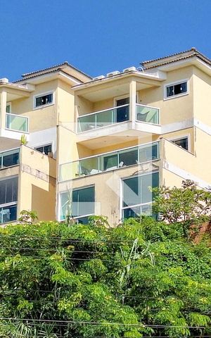 Casa à venda com 300m², 3 quartos e 4 vagas Casa à venda com 300m², 3 quartos e 4 vagasFachada