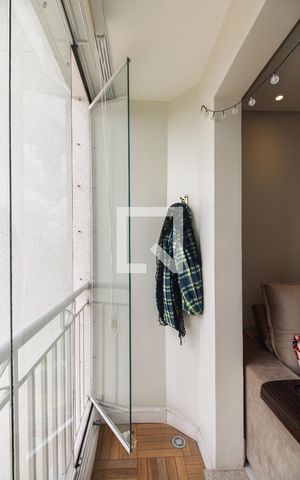 Apartamento à venda com 54m², 2 quartos e 1 vaga Apartamento à venda com 54m², 2 quartos e 1 vagaVaranda