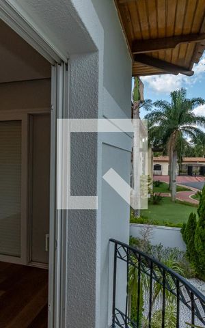Casa de condomínio à venda com 490m², 4 quartos e 4 vagas Casa de condomínio à venda com 490m², 4 quartos e 4 vagasVaranda Suite 4