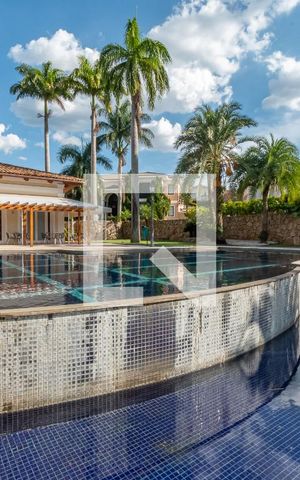 Casa de condomínio à venda com 490m², 4 quartos e 4 vagas Casa de condomínio à venda com 490m², 4 quartos e 4 vagasÁrea comum - Salão de festas