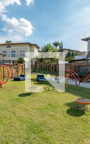 Casa de condomínio à venda com 490m², 4 quartos e 4 vagas Casa de condomínio à venda com 490m², 4 quartos e 4 vagasÁrea comum - Playground
