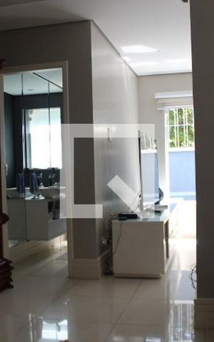 Casa à venda com 330m², 3 quartos e 4 vagasSala