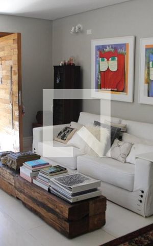Casa à venda com 330m², 3 quartos e 4 vagasSala