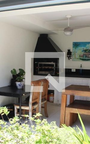 Casa à venda com 330m², 3 quartos e 4 vagasChurrasqueira