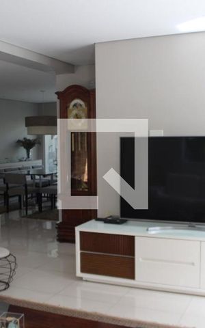 Casa à venda com 330m², 3 quartos e 4 vagasSala