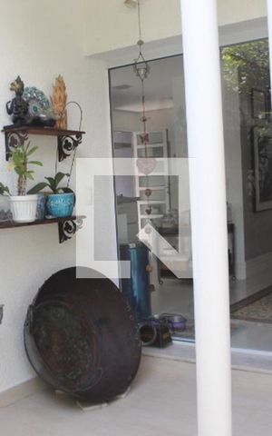Casa à venda com 330m², 3 quartos e 4 vagasVaranda da Sala