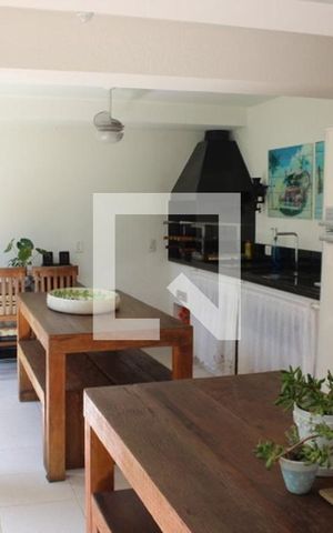 Casa à venda com 330m², 3 quartos e 4 vagasChurrasqueira