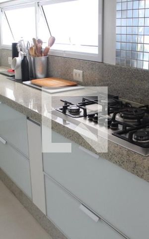 Casa à venda com 330m², 3 quartos e 4 vagasCozinha