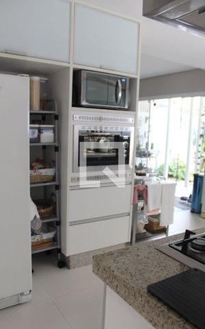 Casa à venda com 330m², 3 quartos e 4 vagasCozinha