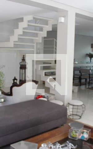 Casa à venda com 330m², 3 quartos e 4 vagasSala