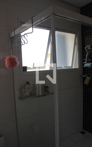 Casa à venda com 330m², 3 quartos e 4 vagasBanheiro do Quarto 1