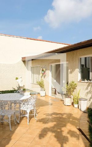 Casa à venda com 400m², 5 quartos e 6 vagasQuintal