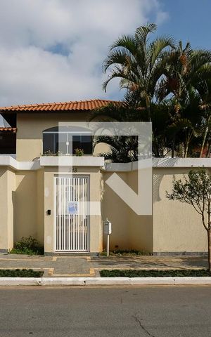 Casa à venda com 400m², 5 quartos e 6 vagasFachada