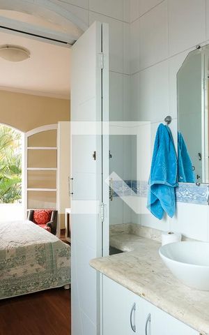 Casa à venda com 400m², 5 quartos e 6 vagasBanheiro Suíte 3