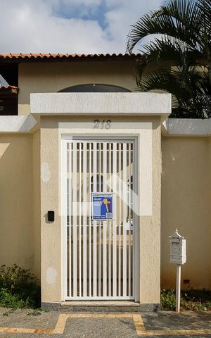 Casa à venda com 400m², 5 quartos e 6 vagasFachada