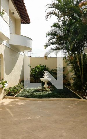 Casa à venda com 400m², 5 quartos e 6 vagasGaragem