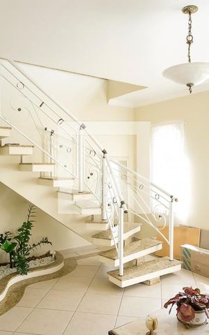 Casa à venda com 400m², 5 quartos e 6 vagasSala 1