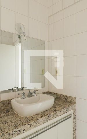 Apartamento para alugar com 214m², 3 quartos e 3 vagasBanheiro da Suíte