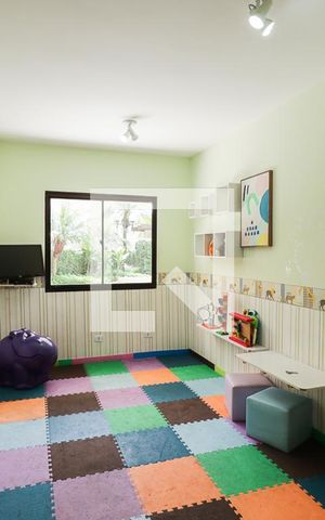 Apartamento para alugar com 214m², 3 quartos e 3 vagasÁrea comum - Brinquedoteca