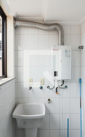 Apartamento para alugar com 214m², 3 quartos e 3 vagasÁrea de Serviço