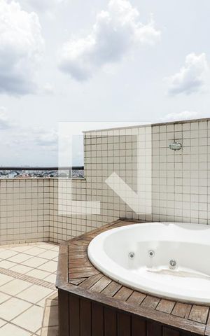 Apartamento para alugar com 214m², 3 quartos e 3 vagasVaranda/Jacuzzi