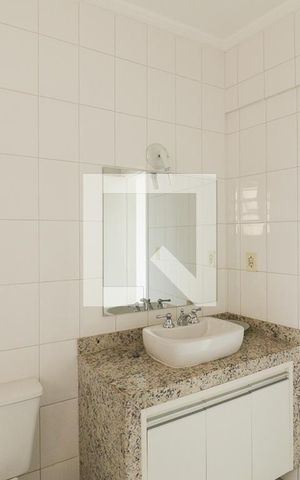 Apartamento para alugar com 214m², 3 quartos e 3 vagasBanheiro da Suíte