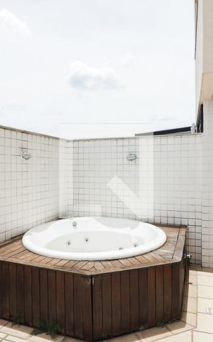 Apartamento para alugar com 214m², 3 quartos e 3 vagasVaranda/Jacuzzi