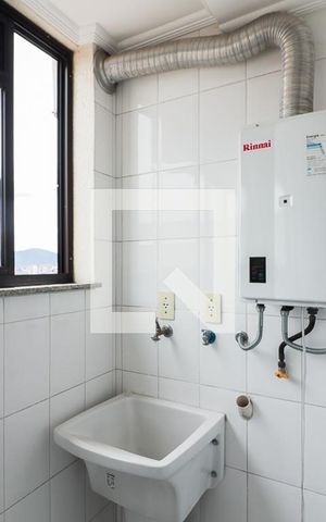 Apartamento para alugar com 214m², 3 quartos e 3 vagasÁrea de Serviço