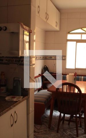 Casa à venda com 257m², 5 quartos e 5 vagascozinha