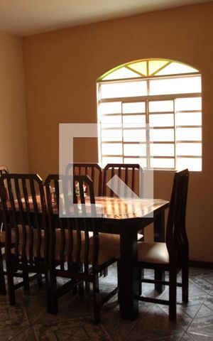 Casa à venda com 257m², 5 quartos e 5 vagassala