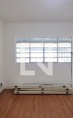 Casa para alugar com 210m², 4 quartos e 2 vagasSala