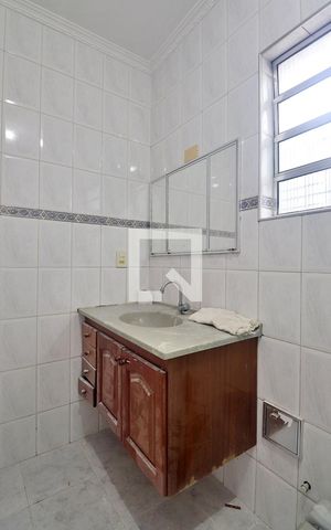 Casa para alugar com 210m², 4 quartos e 2 vagasBanheiro