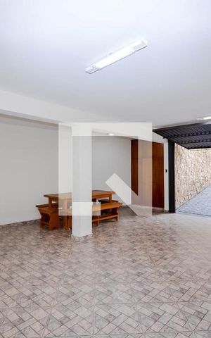 Casa à venda com 198m², 3 quartos e 5 vagas Casa à venda com 198m², 3 quartos e 5 vagasGaragem