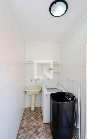 Casa à venda com 198m², 3 quartos e 5 vagas Casa à venda com 198m², 3 quartos e 5 vagasÁrea de Serviço