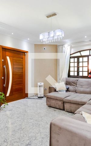 Casa à venda com 198m², 3 quartos e 5 vagas Casa à venda com 198m², 3 quartos e 5 vagasSala
