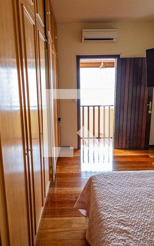 Casa à venda com 259m², 4 quartos e 2 vagasQuarto 3 / Suíte